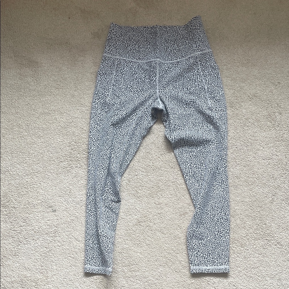 Athleta High-Waisted Black and White Patterned Salutation Stash Texture Leggings